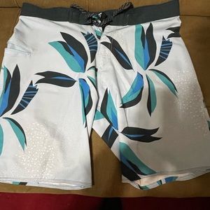 Men’s board shorts. Size 34